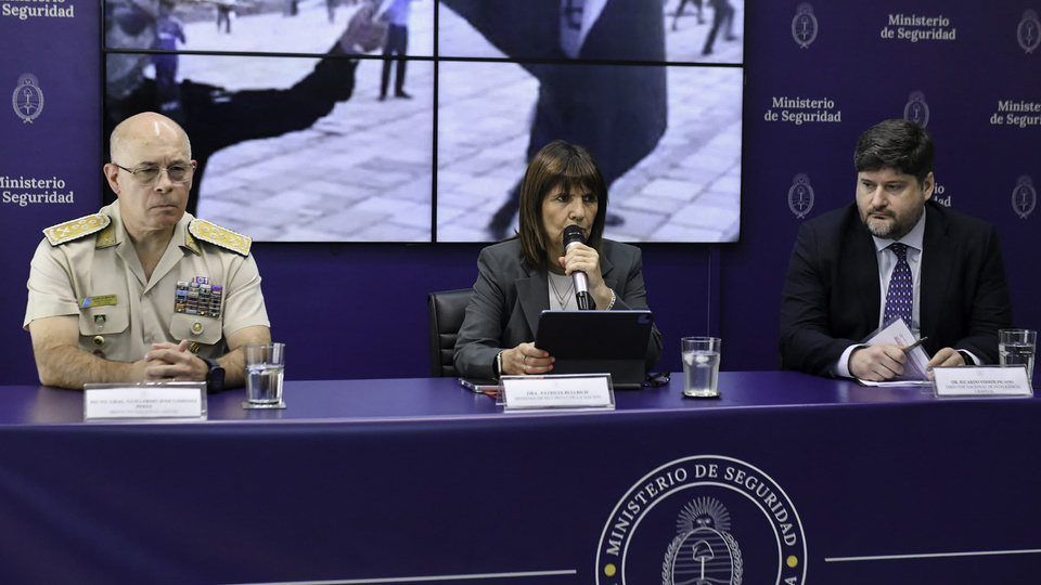 El show de Bullrich: Detienen a un delivery sospechado de intentar emprender una acción terrorista  | El hombre decía ser del Estado Islámico