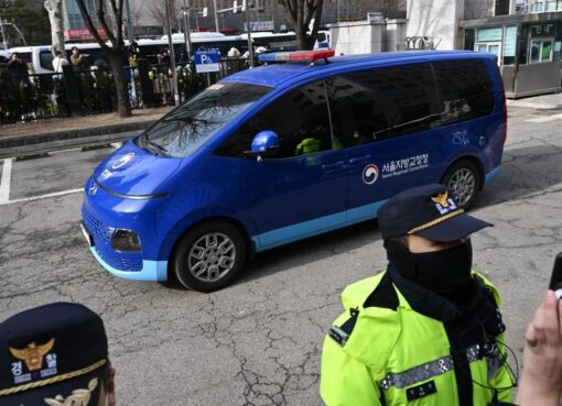 El expresidente de Corea del Sur fue a declarar tras su detención | Yoon Suk-yeol fue arrestado hace tres días 