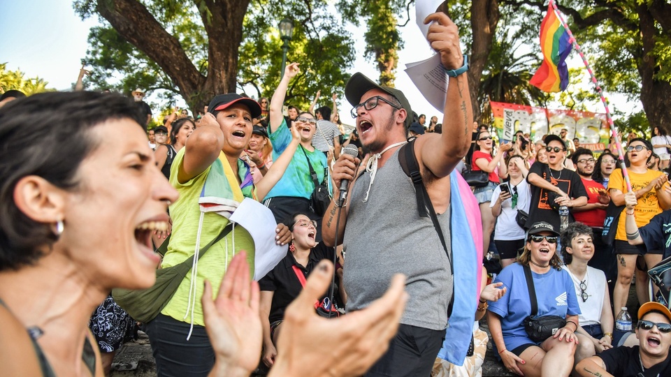 Desde el peronismo al radicalismo, los partidos se suman a la Marcha Antifascista y Antirracista contra Milei | La oposición se pliega a la manifestación