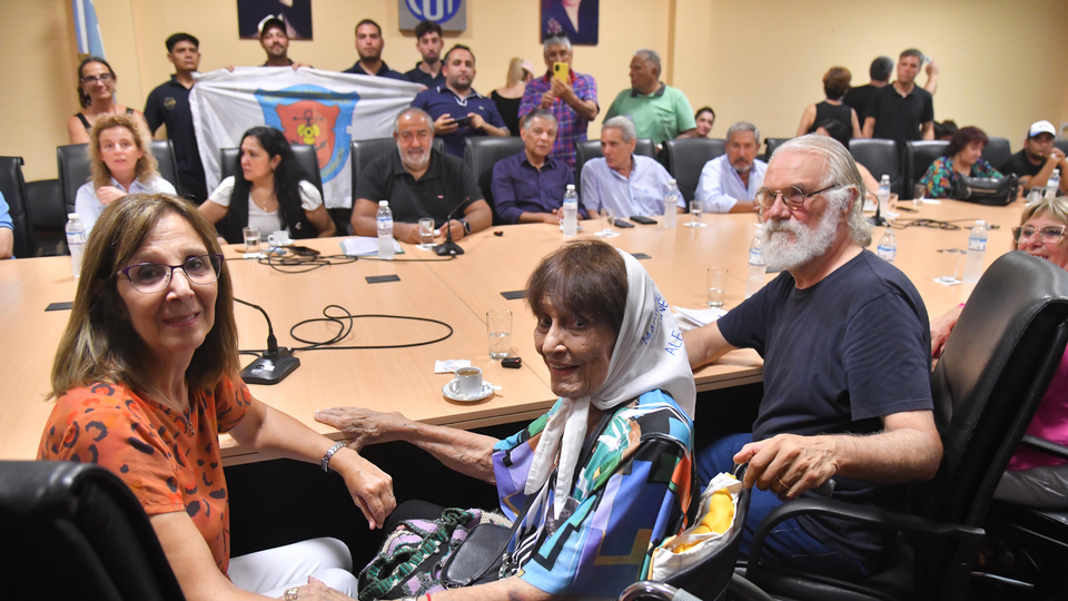 La CGT se reunió con organismos de derechos humanos y se comprometió a participar de la Marcha antifacista | Fue en una reunión con Taty Almeida