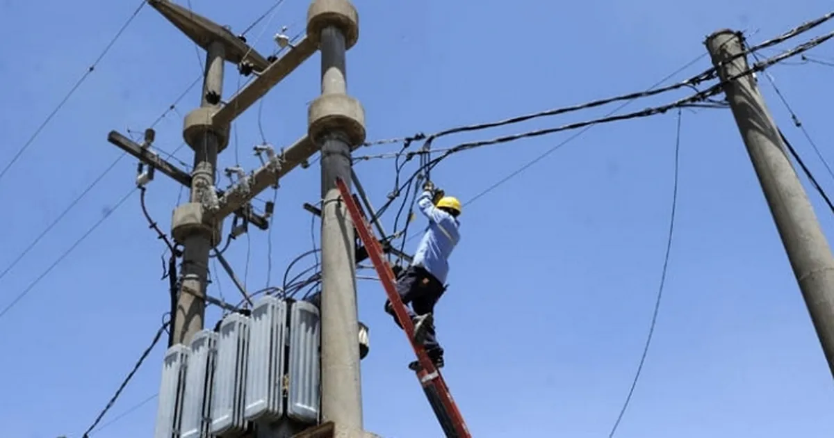 En el inicio del sábado, vecinos de dos departamentos quedaron sin luz por más de una hora: qué sucedió