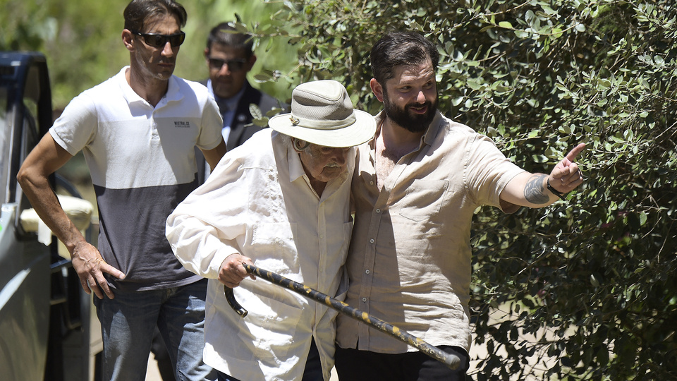 Boric se reunió con Mujica en Montevideo y celebró irse con “muchas ideas de futuro” | El presidente chileno destacó su “conviccion, honestidad y principios”