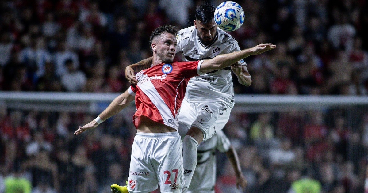 Argentinos Juniors le ganó en la última jugada a Platense en uno de los duelos destacados de la 3ª fecha del Torneo Apertura