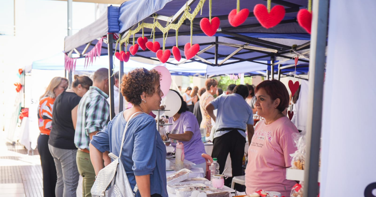 El amor llegó a la Plaza Seca del Centro Cívico de la mano de los productores sanjuaninos