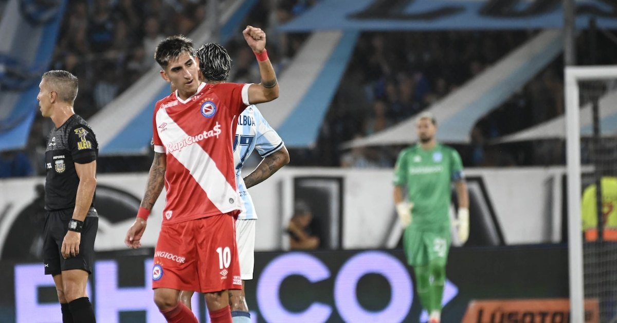 Tras la derrota de Racing ante Argentinos Juniors en la continuidad de la fecha 6: así quedaron las tablas de posiciones del Torneo Apertura