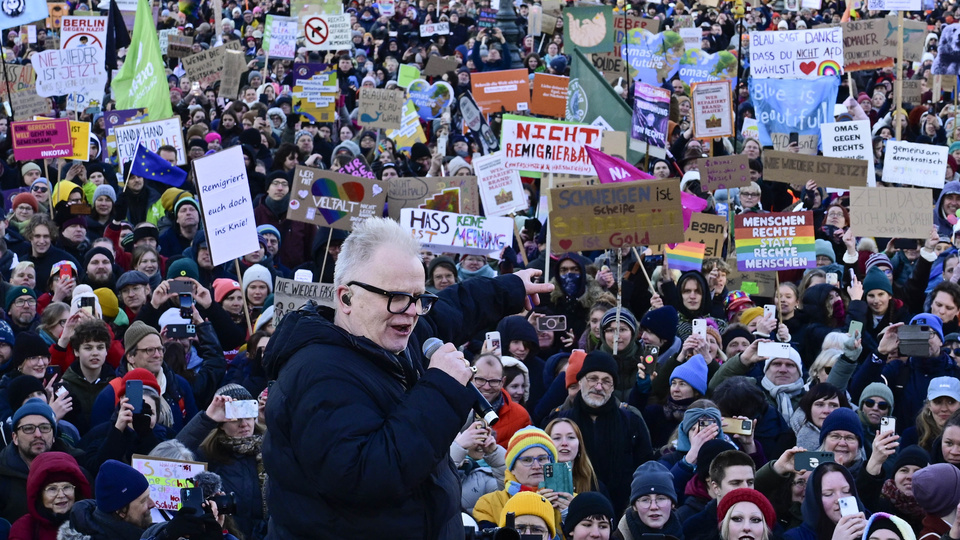 Más de 30 mil alemanes se manifestaron contra la ultraderecha en Berlín | A una semana de las legislativas, preocupa el ascenso de Alternativa para Alemania