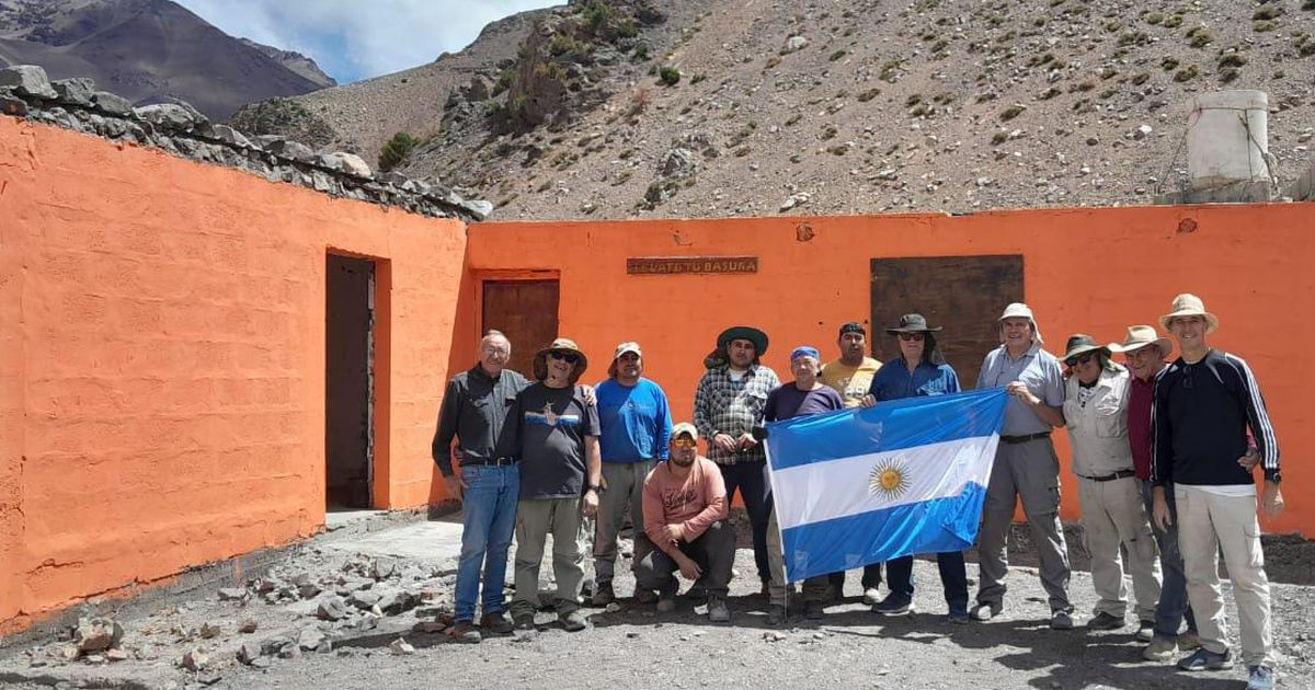 Montañistas salvan el Refugio Laguna Blanca, abandonado hace 30 años y clave para subir al Mercedario