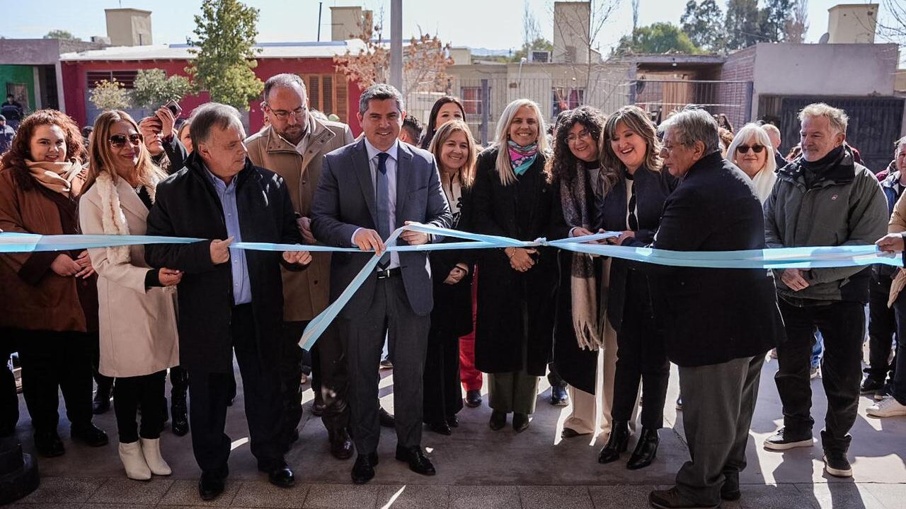 Orrego inauguró una escuela en Rivadavia