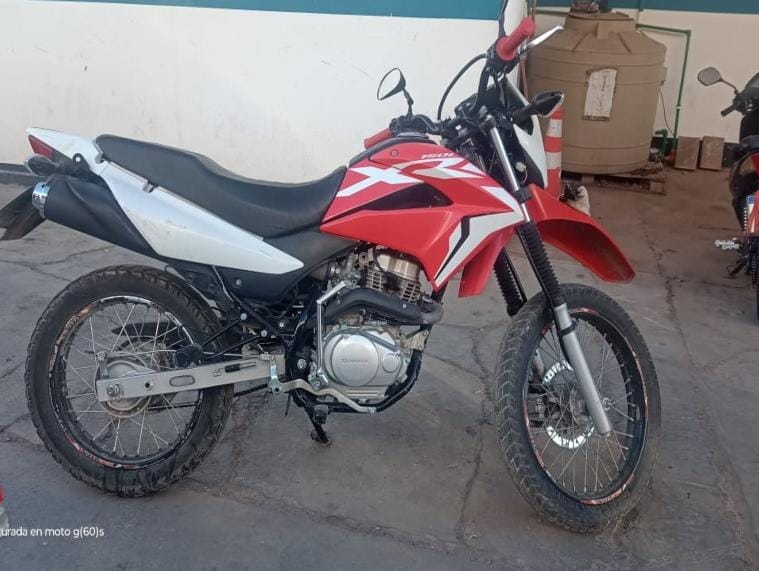 Recuperan una moto 🏍️ robada en Santa Lucía SJ