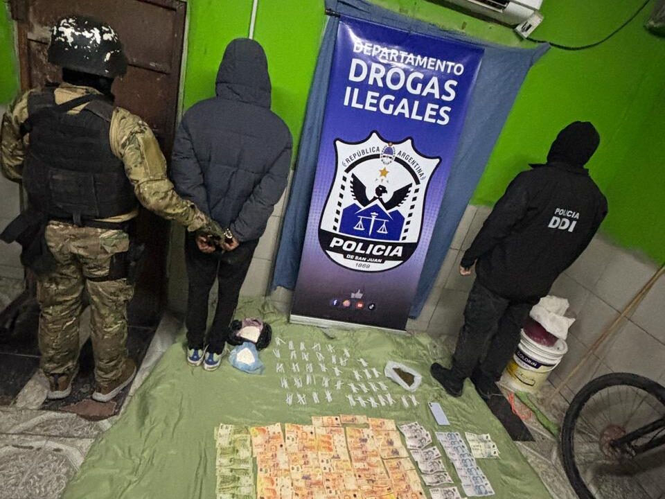 Un Narco es atrapado en Rawson con 1.7 kgs de Sustancia más porros