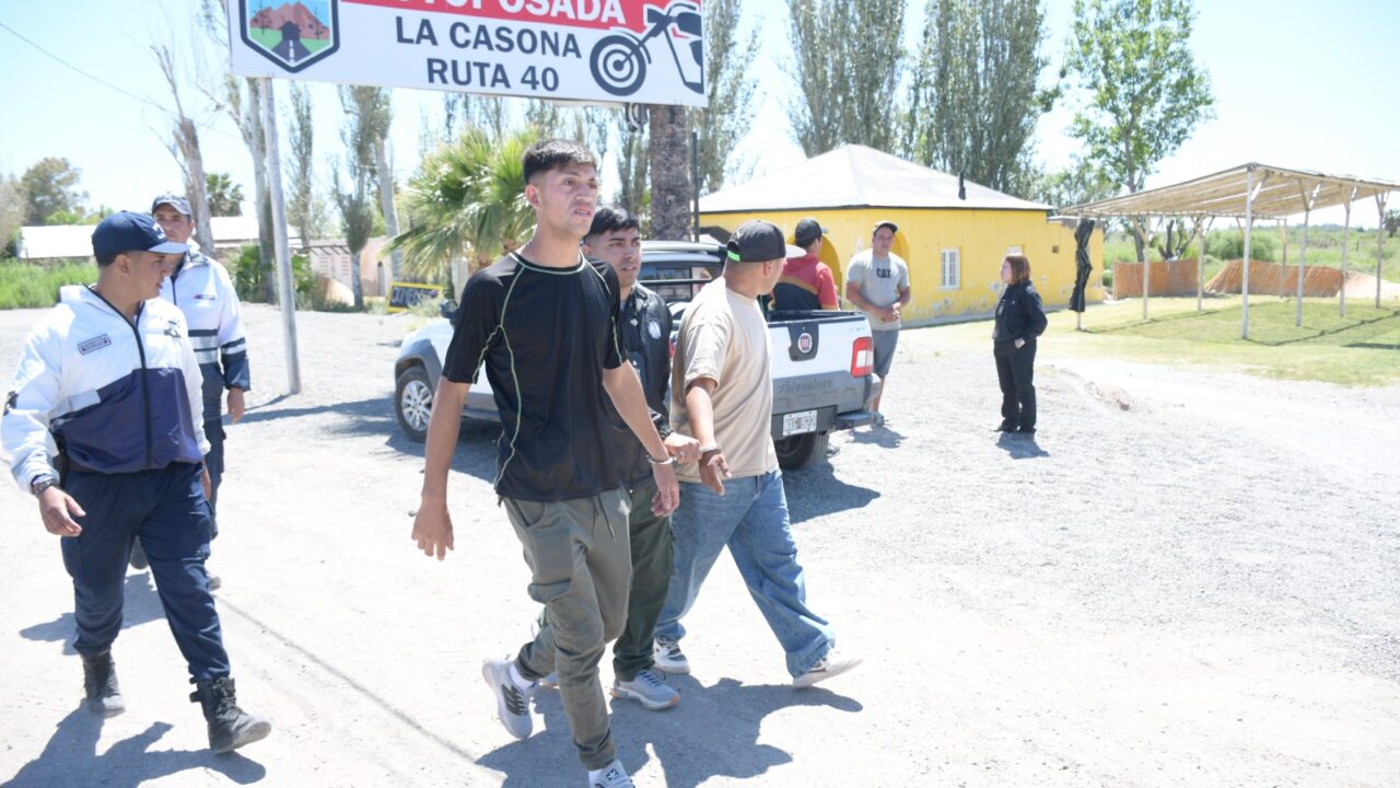 Dos detenidos por transitar en auto robado