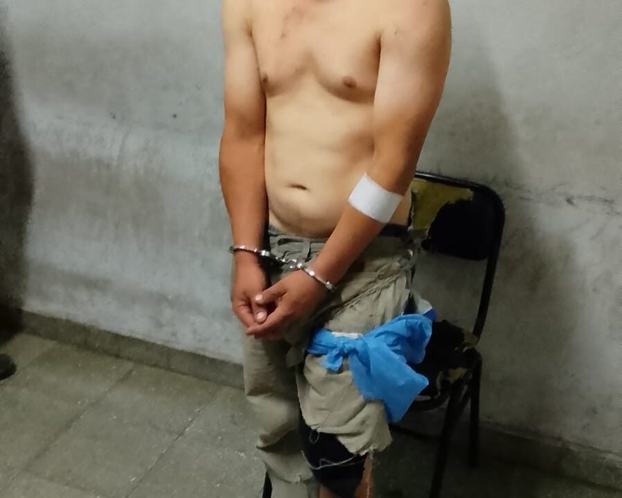 Con violencia fue reducido y detenido