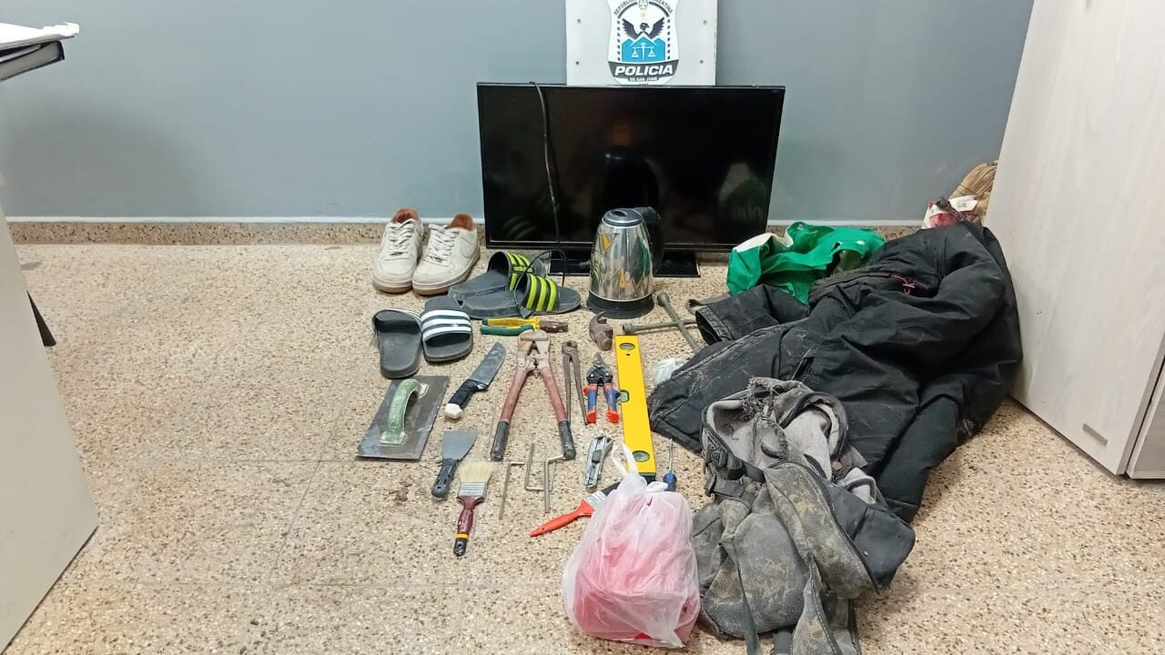 Caucete Joven De 21 Detenido Por Robar Y Resistir A La Policía 🚔